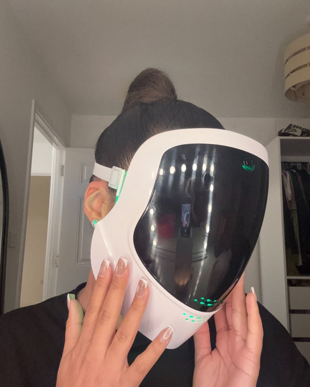 Wireless 7-Colour LED Face and Neck Mask